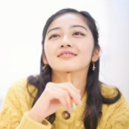話している人物の写真:女性13